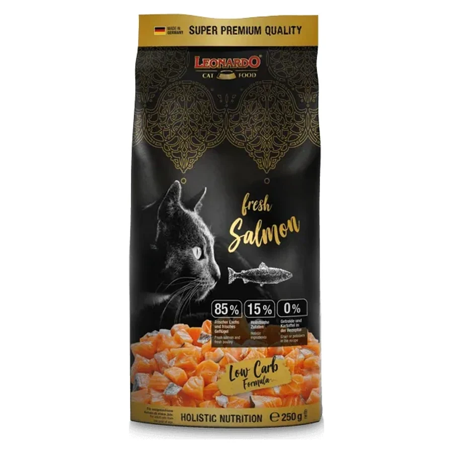 Leonardo Adult fresh salmon 250 g.